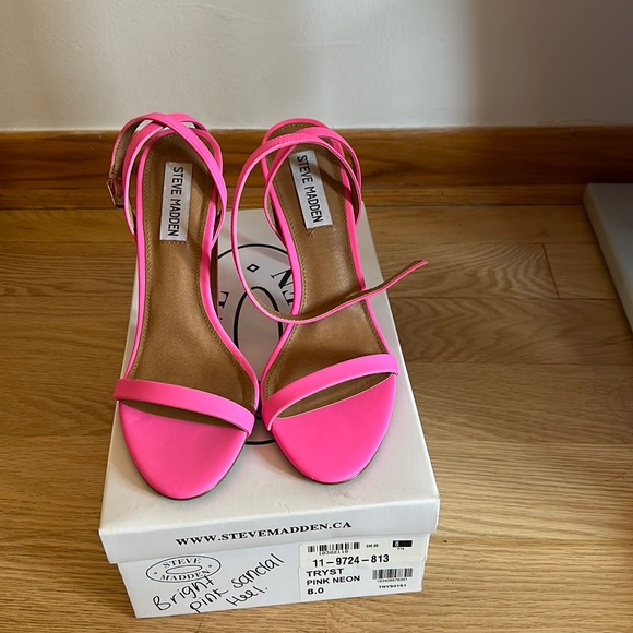 NEON PINK HEELS - Picture 2 of 4